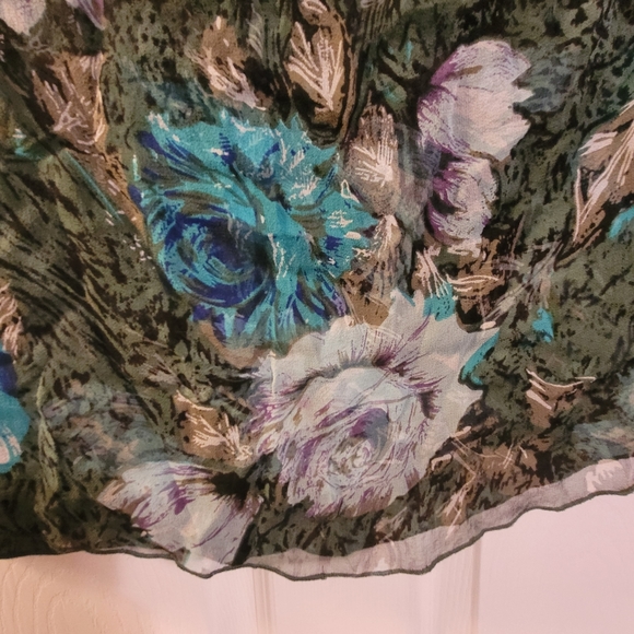 Kenzie skirt size 4 - Picture 3 of 8